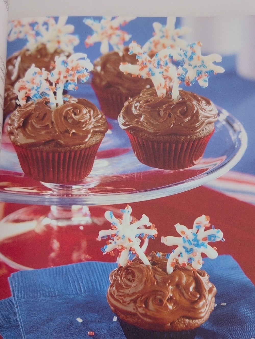 The Cupcake Bible Cookbook 150 Recipes NEW - Picture 8 of 12